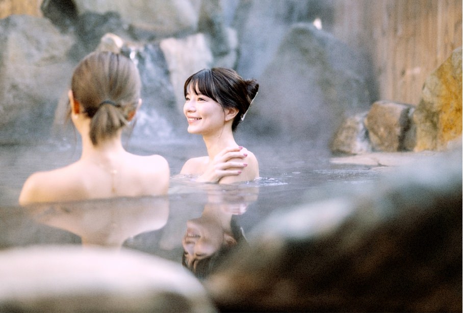 ゲレンデからわずか1分の天然温泉・露天風呂