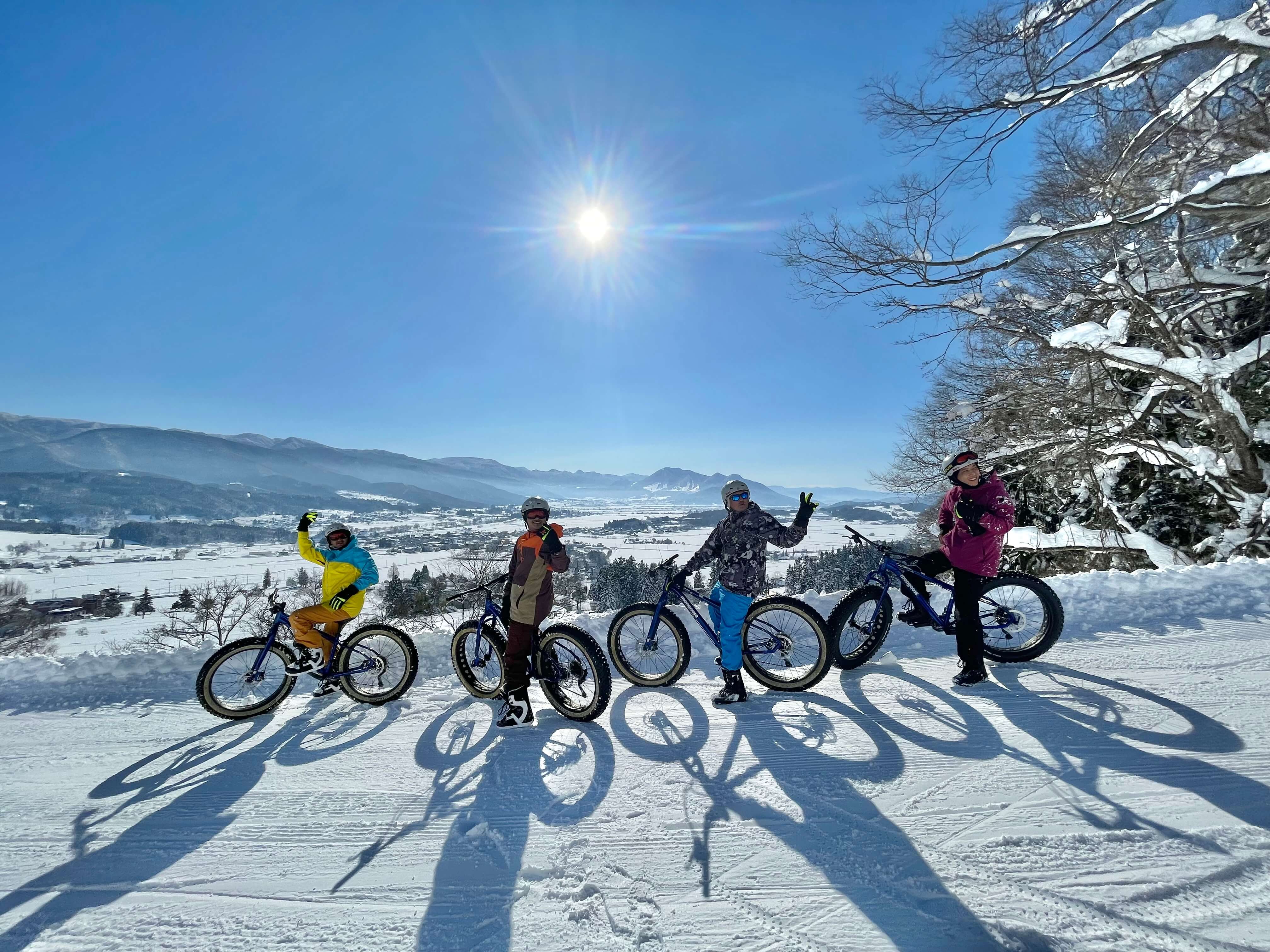 戸狩 公式】北信州・戸狩温泉スキー場 日本初！雪ちゃりスノーライド
